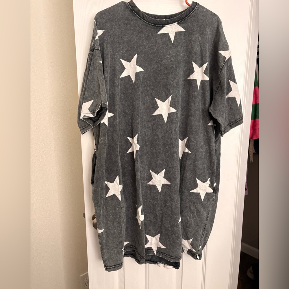 Easel star T-shirt dress